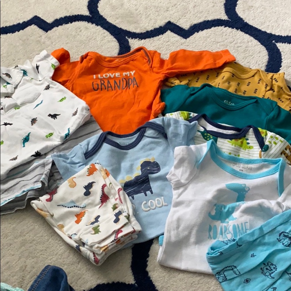 Lot of 7 outfits 3-9M